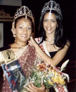 Amrita Persaud, being crowned by the outgoing queen Bhavna Toor