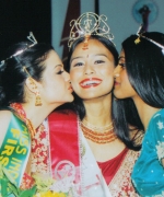 Tashi, being congratulated by Nisha Mirchandani (First Runner Up) & Pooja Kondabolu (Second Runner Up)