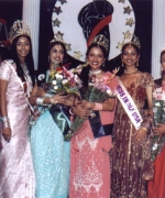 Neelam & Dharmatma Saran, with winners