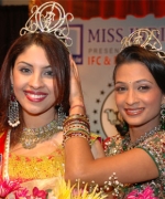 Richa Gangopadhyay, being crowned by outgoing queen, Ayushka Singh