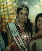 Neelam & Dharmatma Saran, Chandan Kaur with The Chief Organizers Neelam & Dharmatma Saran