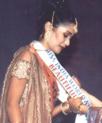 Usha Mathur, sashying the queen