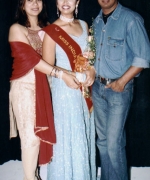 Santripti, with her National Directors from UAE - Shekhar Rahate & Rajeshree Aiyer